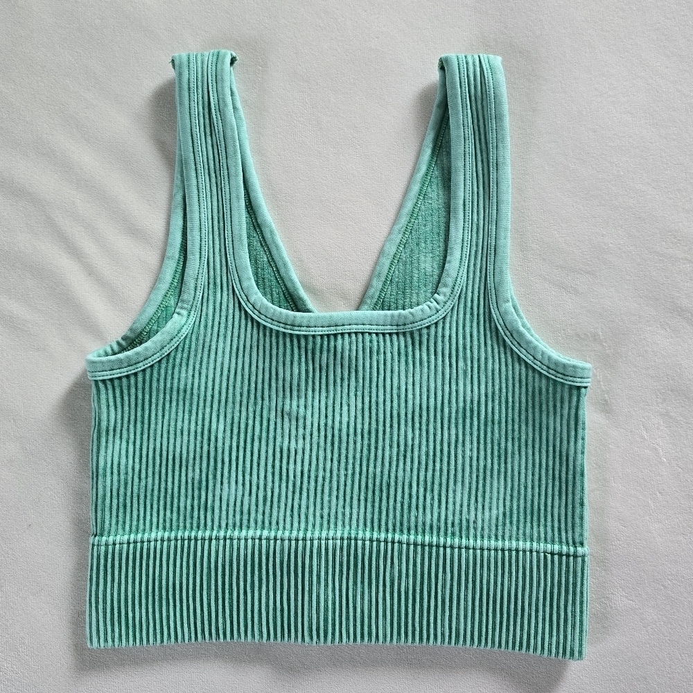 Zenana▪️Kelly Green Ribbed Cropped Tank Top - Picture 3 of 6